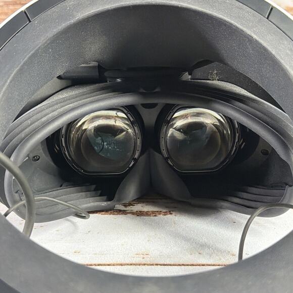 Sony PlayStation VR2 Headset CFI-ZVR1 PS5 No Controllers OEM Tested - Picture 4 of 6